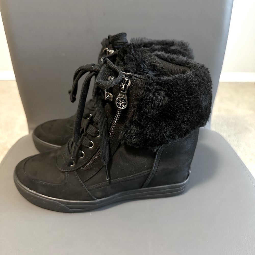 Like- new Guess booties!!!